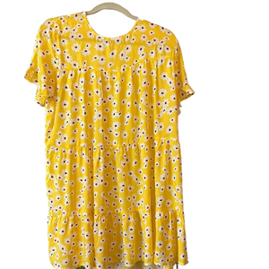 Yellow Floral Daisy tiered baby doll dress. Women’s L Cotten and polyester B.